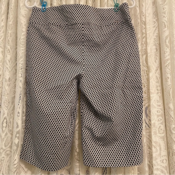 S.C.& CO black and white patterned dress shorts. - Picture 2 of 6